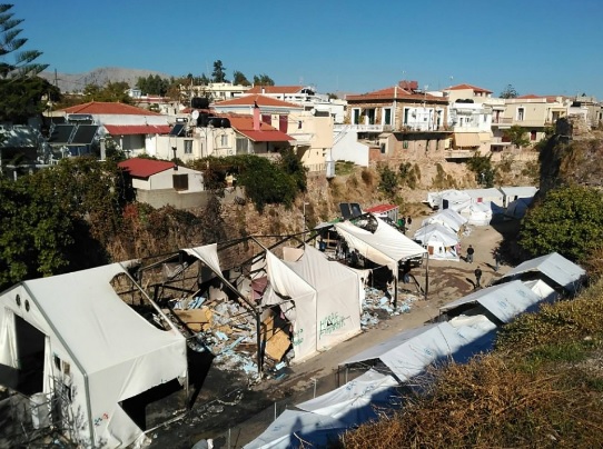 Ο καταυλισμός προσφύγων της Σούδας στη Χίο σήμερα, μετά τα χτεσινά επεισόδια.